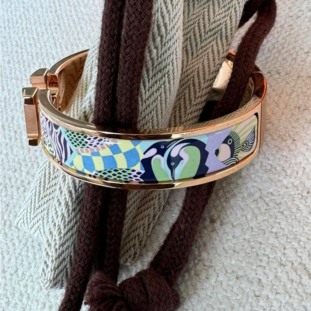 Hermes - Picture 2 of 7